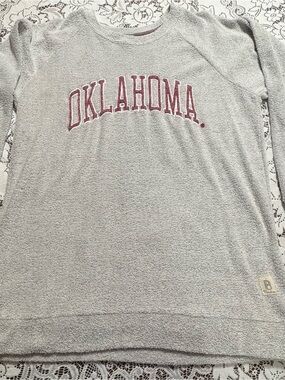 Oklahoma Arch Crewneck Sweatshirt - Light Gray with Crimson Lettering